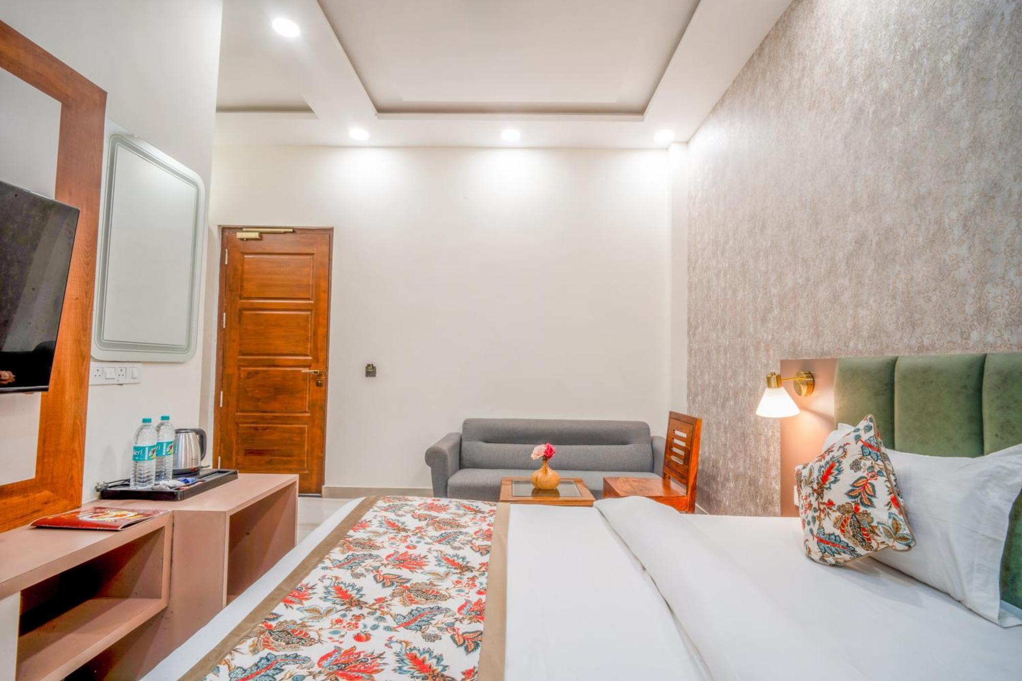Royal Delight Resort Madina Exterior photo