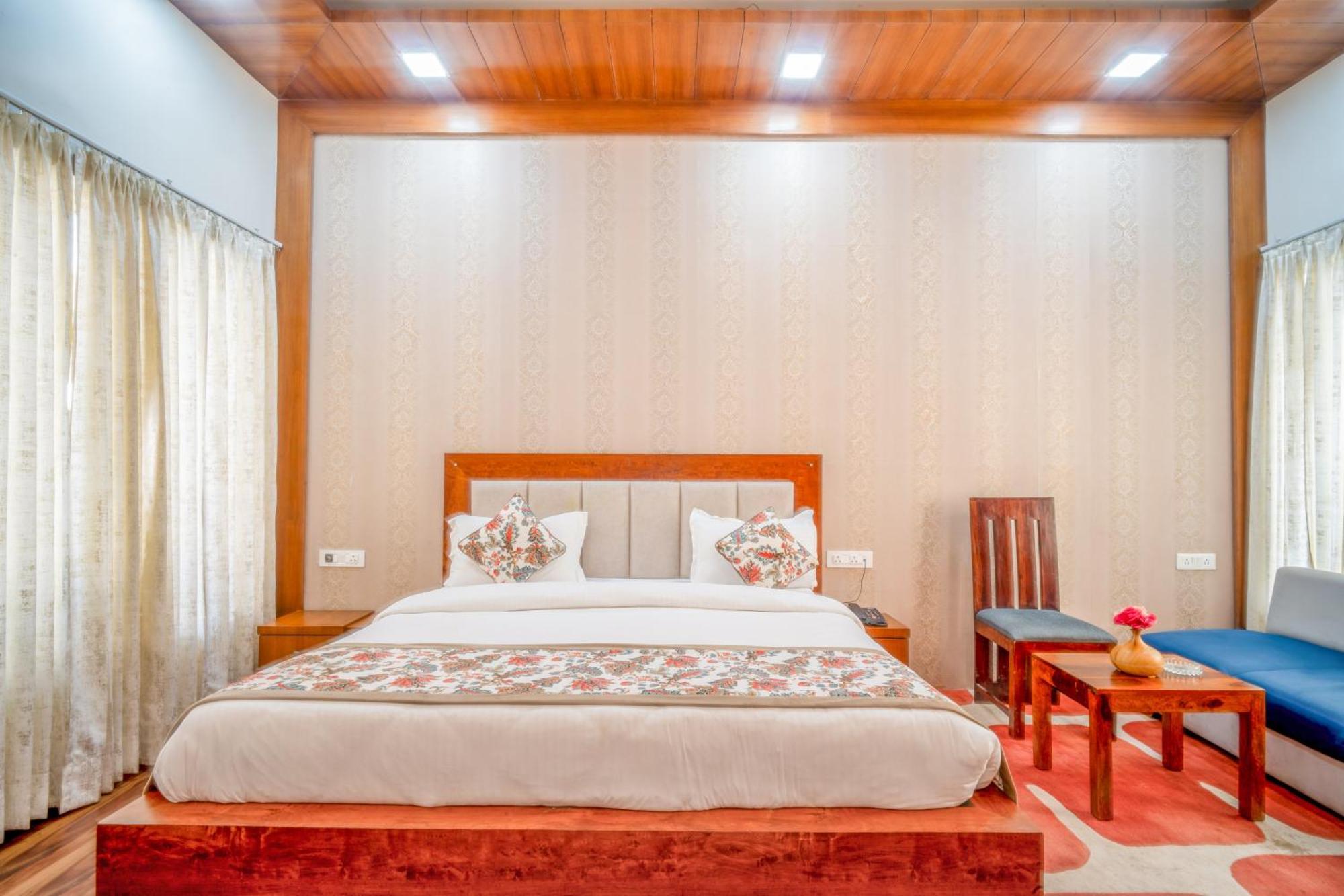 Royal Delight Resort Madina Exterior photo