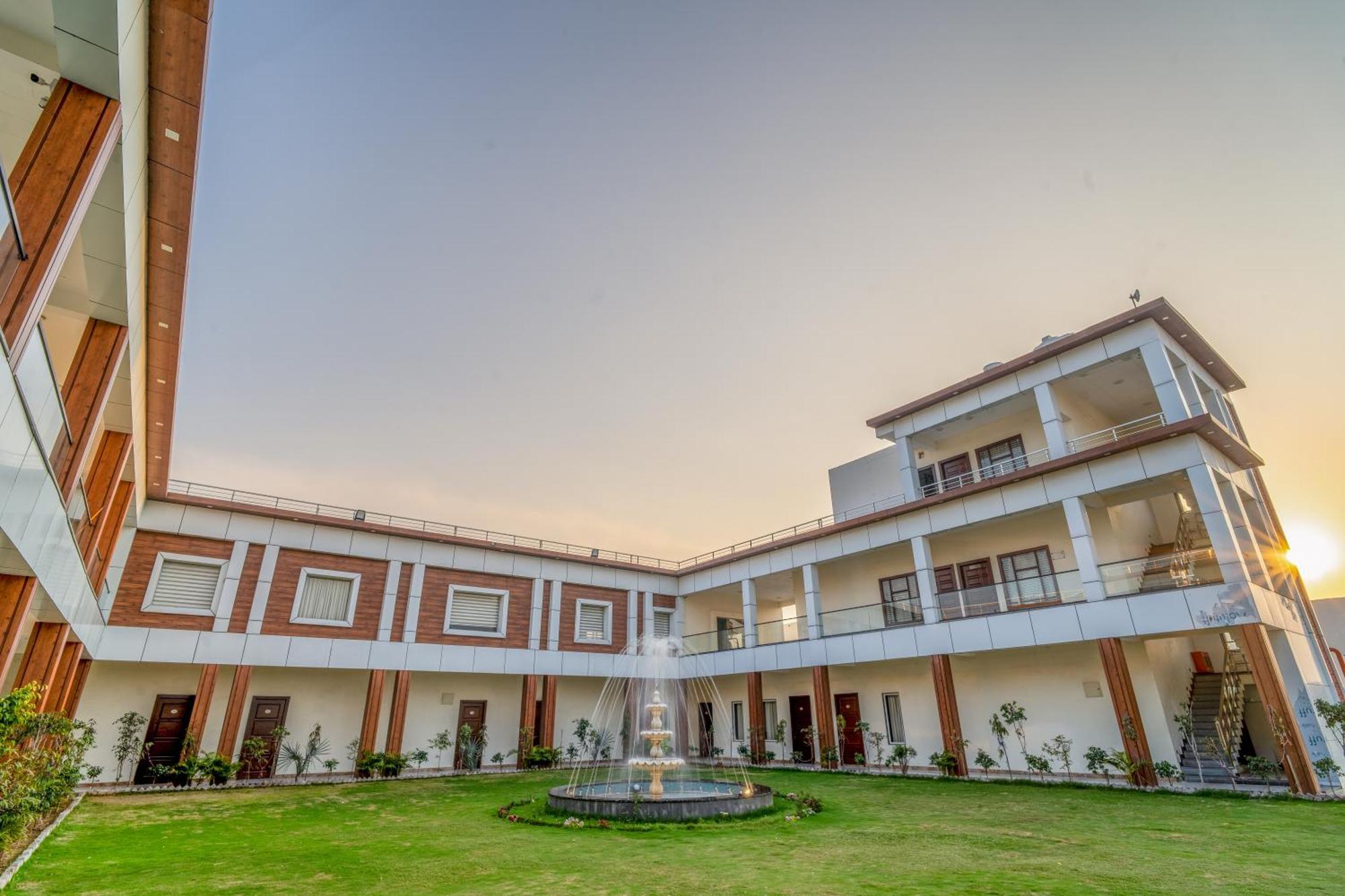 Royal Delight Resort Madina Exterior photo